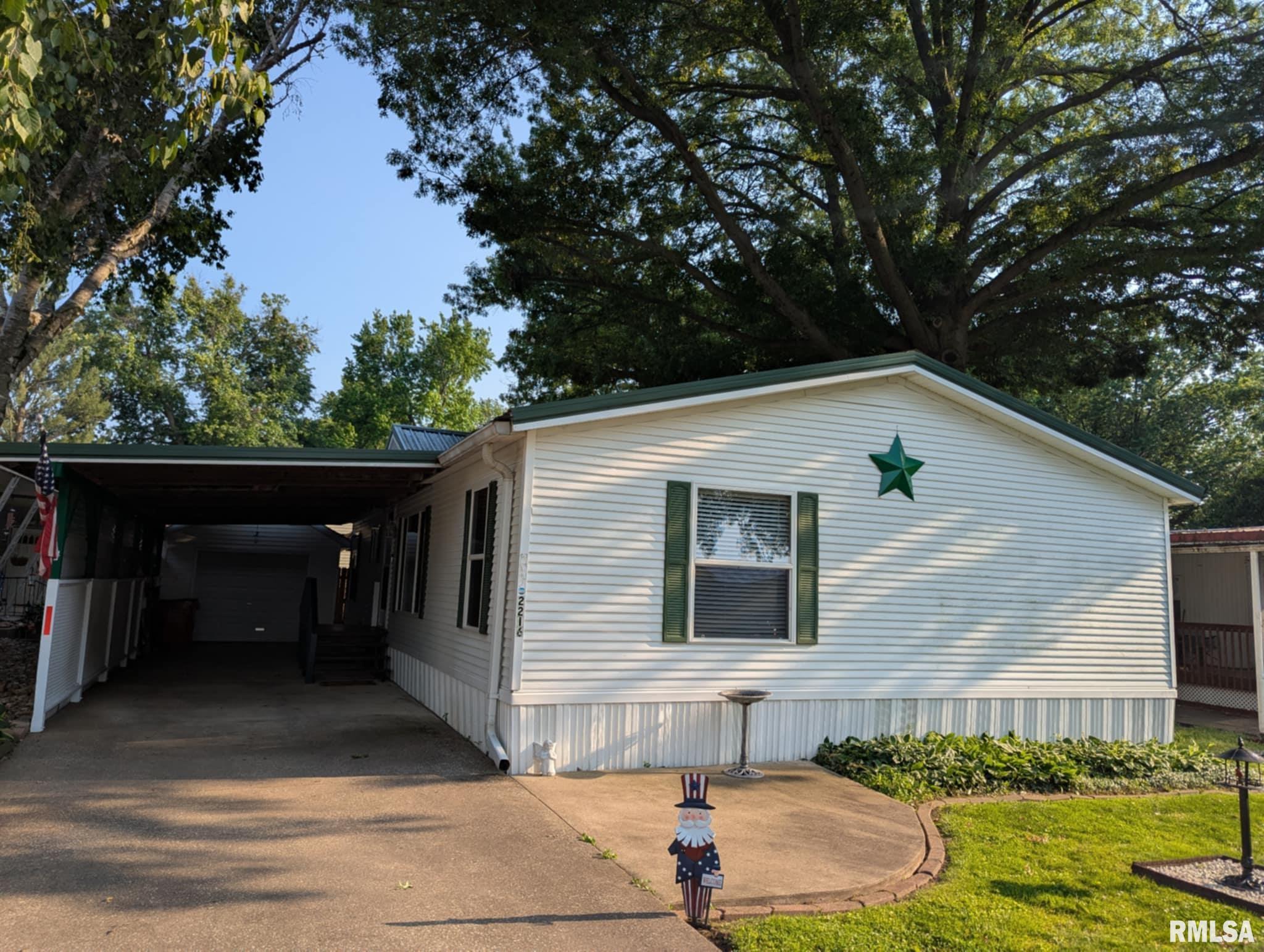 2216 Rancho Boulevard Quincy, IL 62305 - Photo 1 of 20 Gallery Image 1