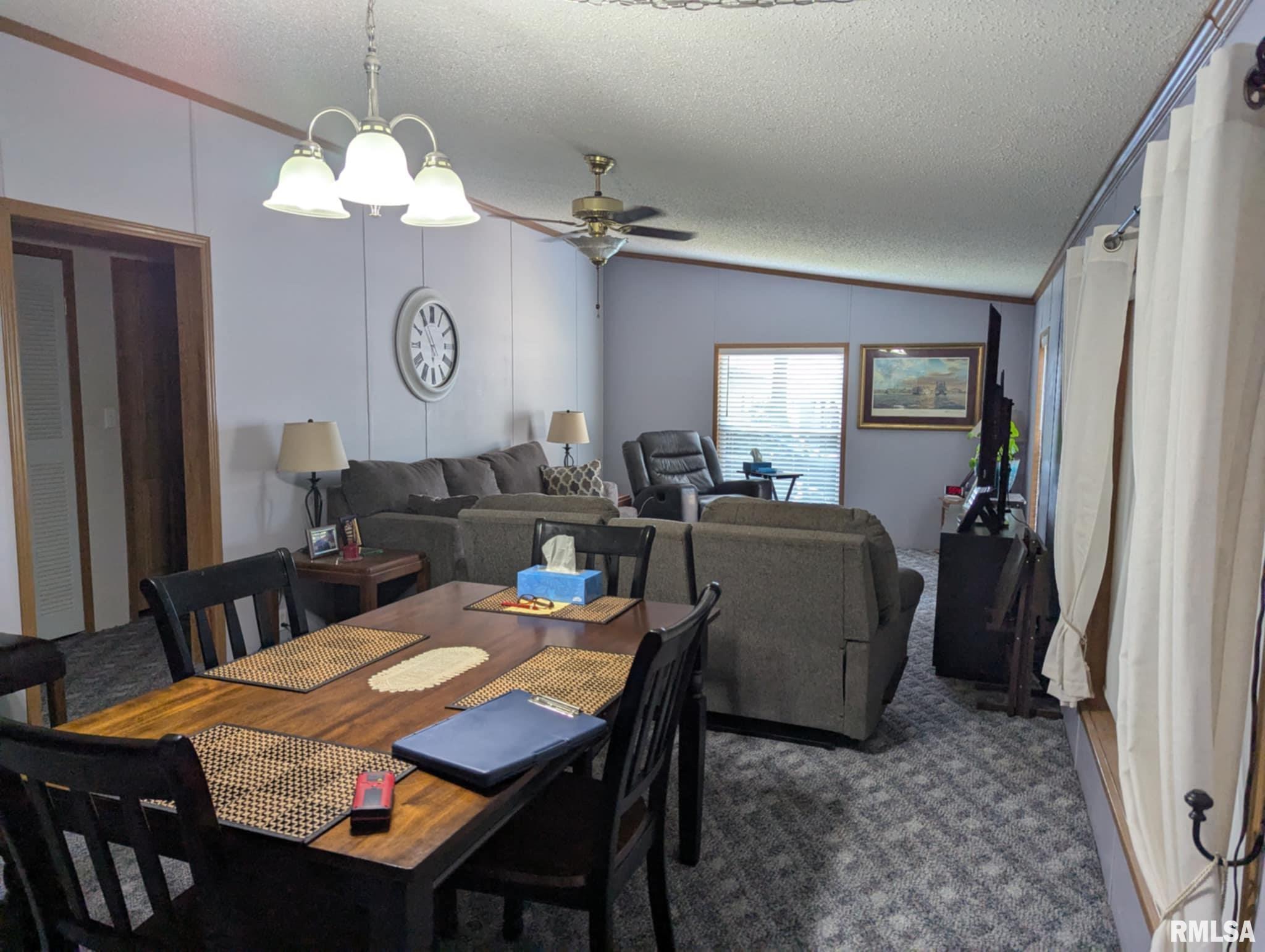 2216 Rancho Boulevard Quincy, IL 62305 - Photo 3 of 20 Gallery Image 3