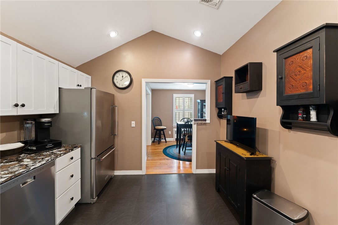 320 Miantonomo Drive Warwick, RI 02888 - Photo 16 of 47