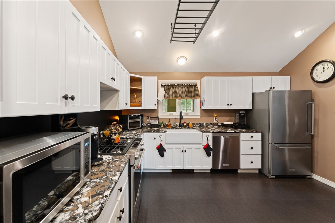 320 Miantonomo Drive Warwick, RI 02888 - Photo 19 of 47