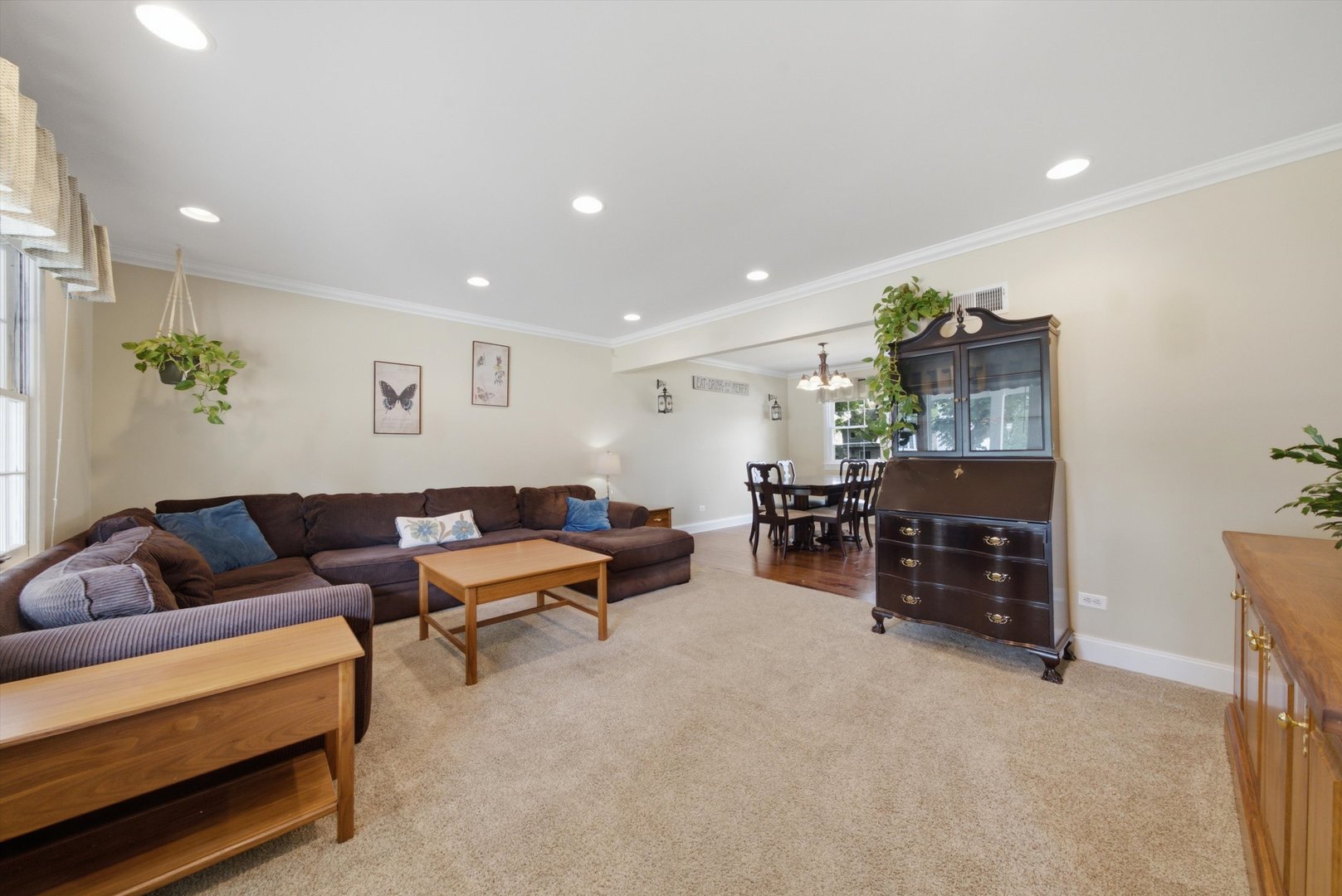 2320 Beck Road Lindenhurst, IL 60046 - Photo 3 of 35 Gallery Image 3