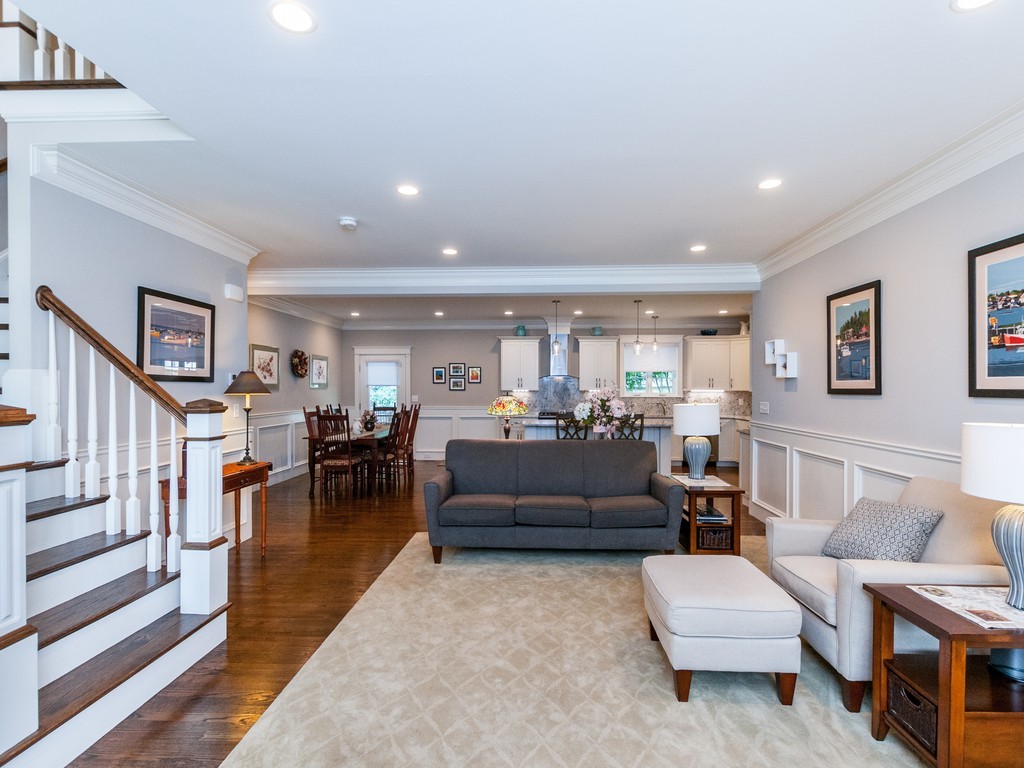 15 Margaret Road, Unit 1 Newton, MA 02461 - Photo 2 of 30 Gallery Image 2