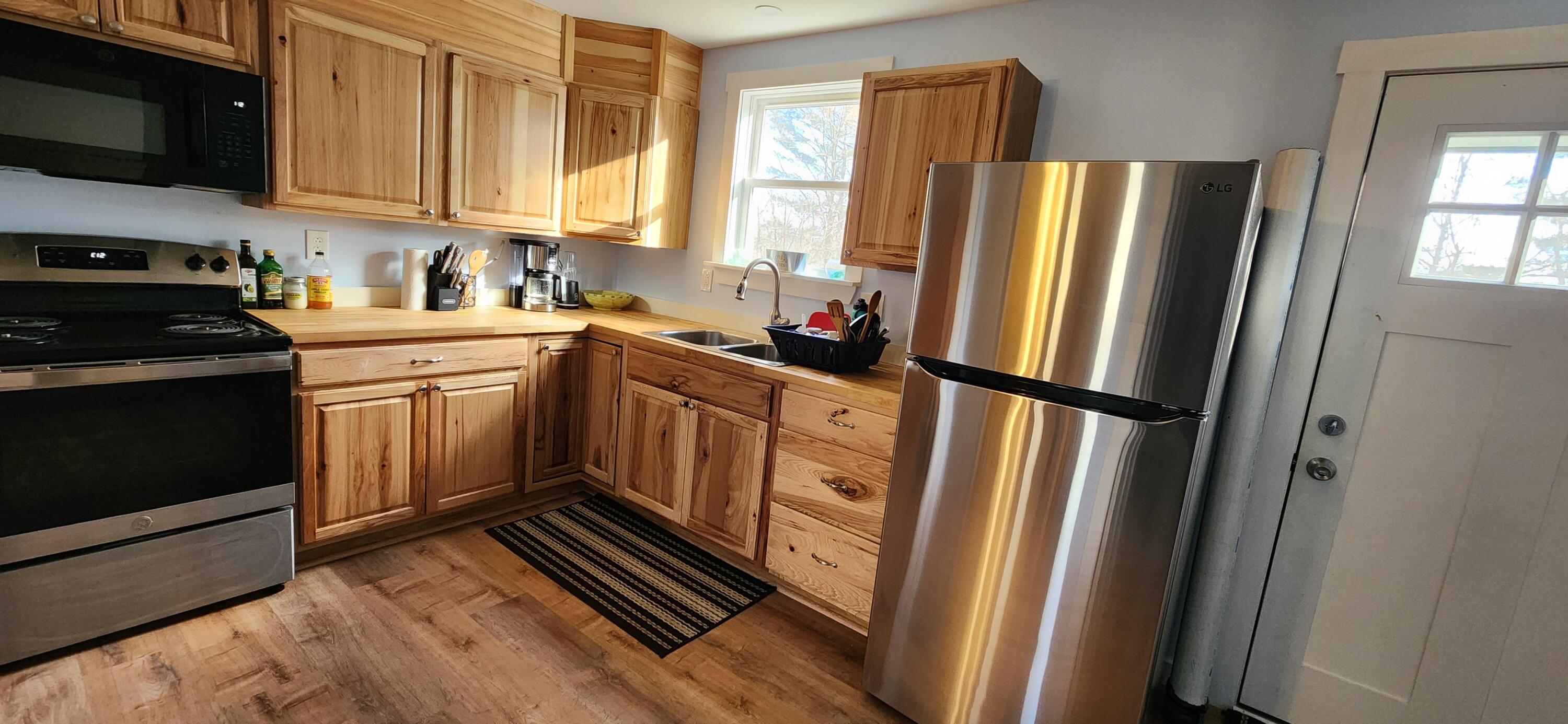 367 Kendall Corner Road Belfast, ME 04915 - Photo 12 of 19 Apt. 1 Kitchen and back dr