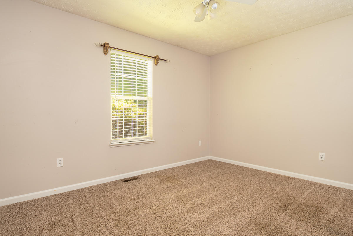 116 Den Lane Heiskell, TN 37754 - Photo 13 of 19 JBP_Den116_Web-4