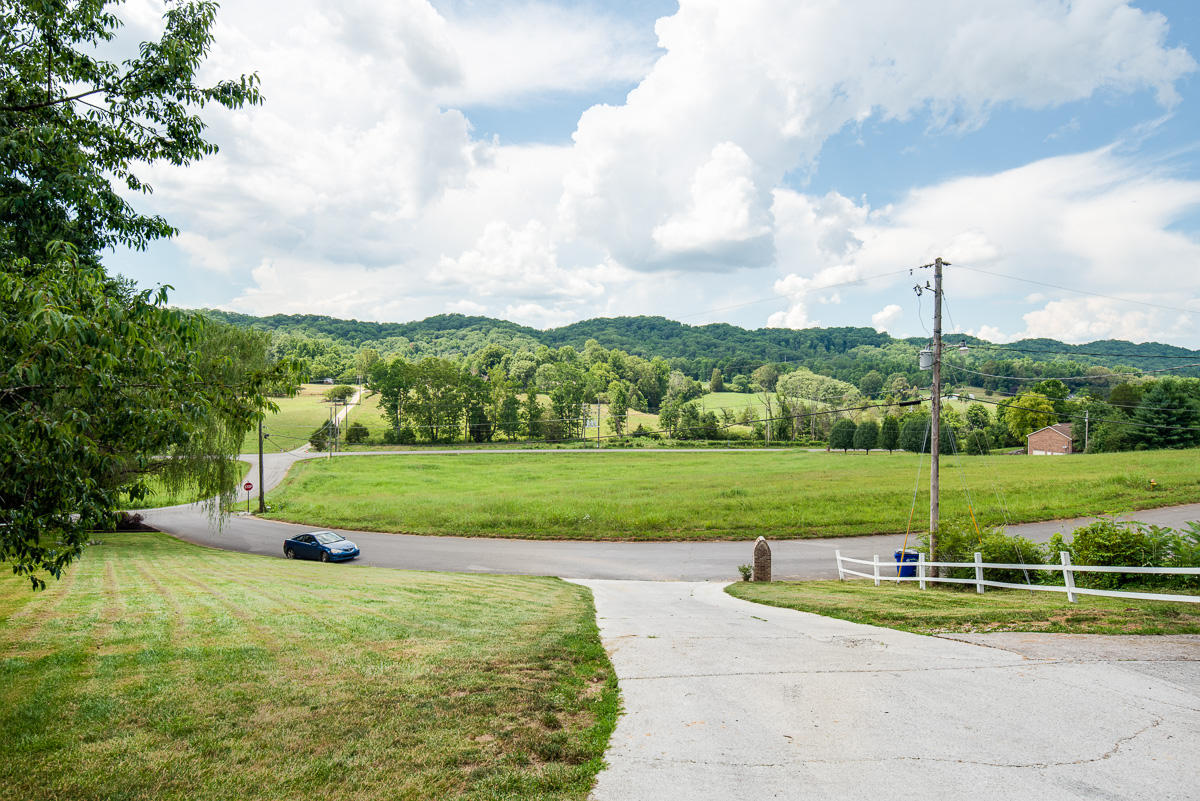 116 Den Lane Heiskell, TN 37754 - Photo 4 of 19 JBP_Den116_Web-17