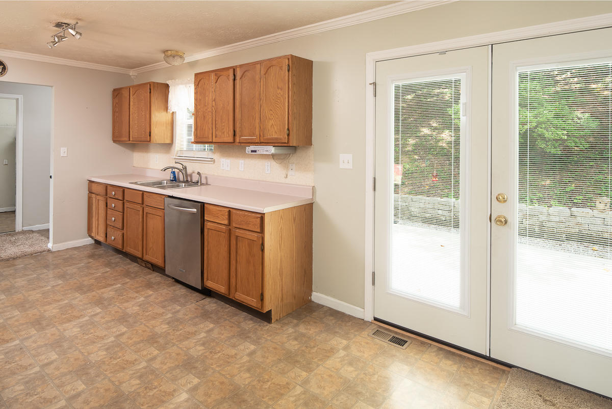 116 Den Lane Heiskell, TN 37754 - Photo 10 of 19 JBP_Den116_Web-12
