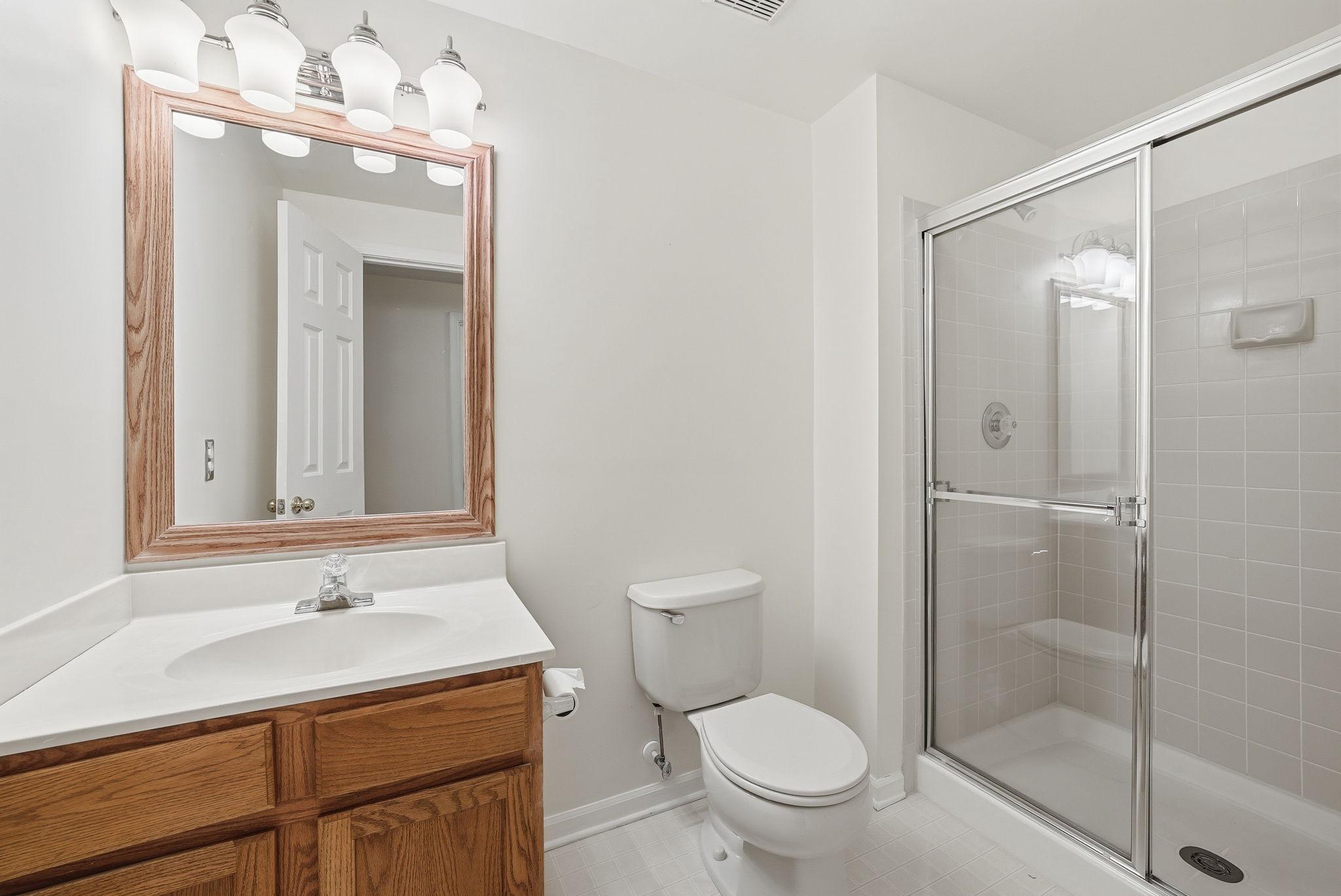 6451 South Trotter Road Columbia, MD 21044 - Photo 21 of 31 2nd level guest bath