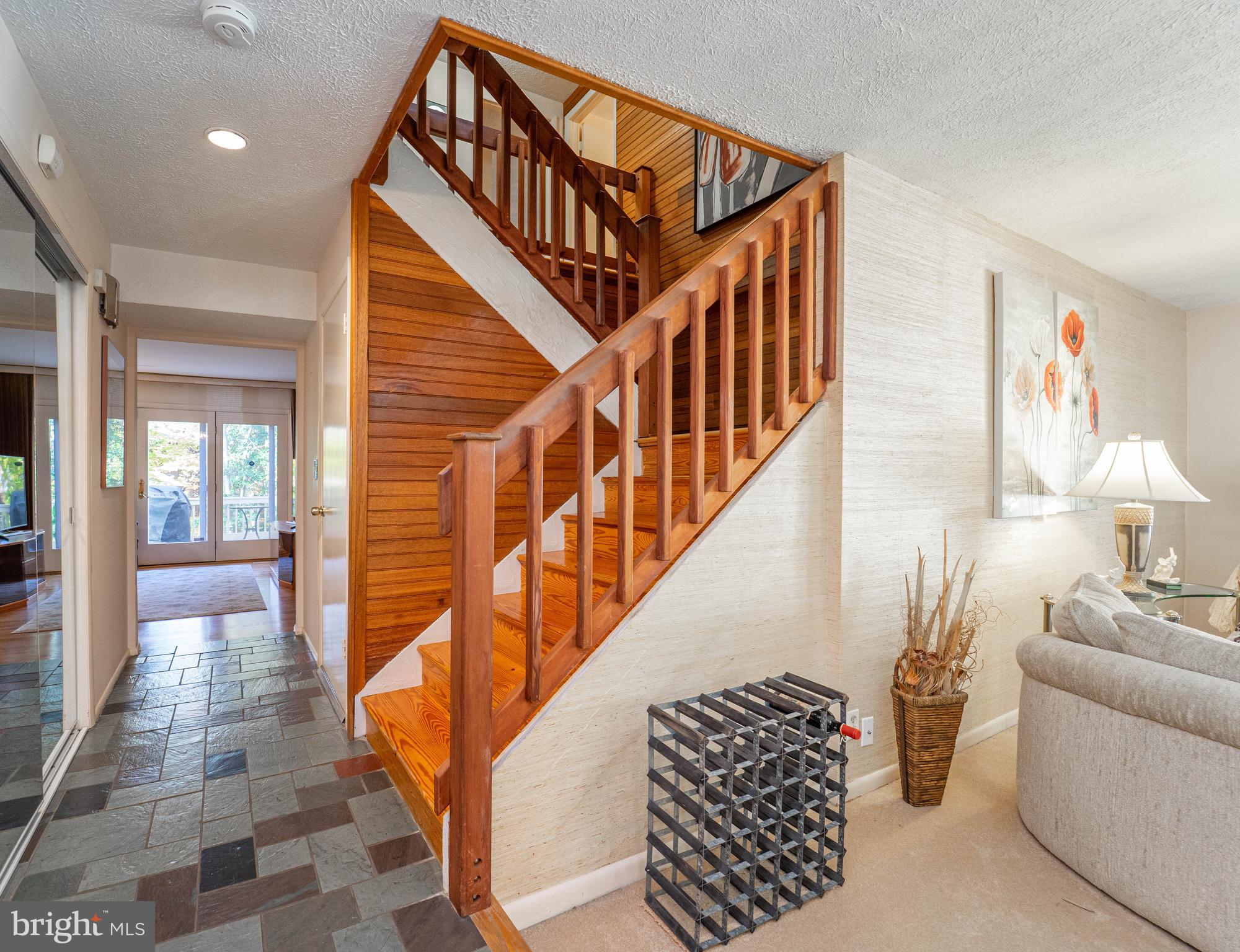 1737 Point Drive, Unit POINT Annapolis, MD 21401 - Photo 12 of 22 a view of entryway and hall