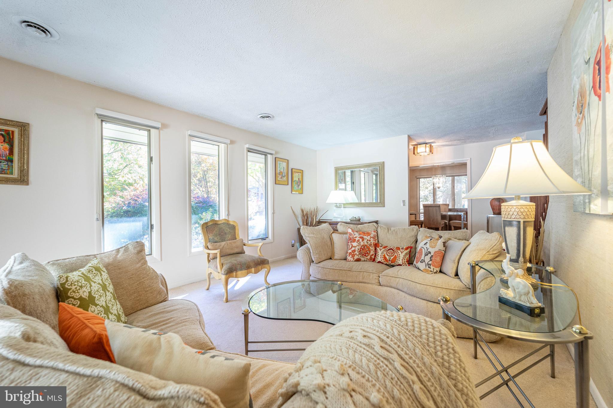1737 Point Drive, Unit POINT Annapolis, MD 21401 - Photo 3 of 22 a living room with furniture and a large window