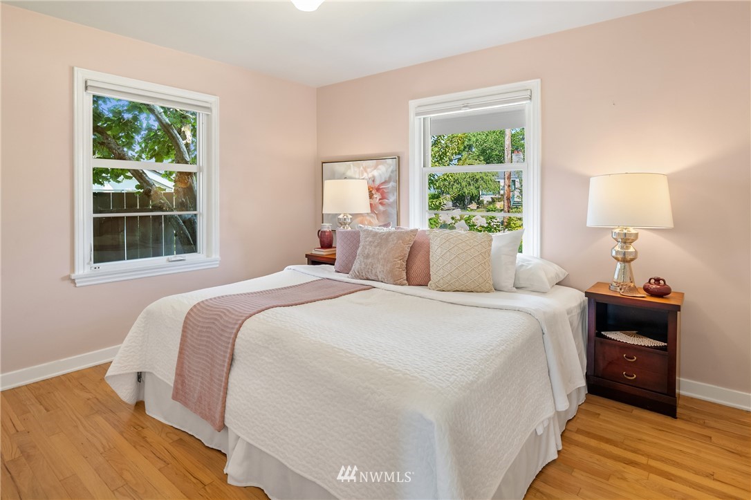 3909 Southwest Southern Street Seattle, WA 98136 - Photo 12 of 29 Gallery Image 12