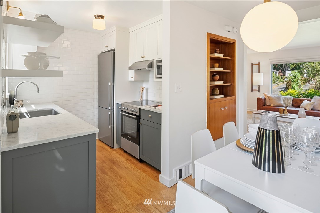 3909 Southwest Southern Street Seattle, WA 98136 - Photo 9 of 29 Gallery Image 9