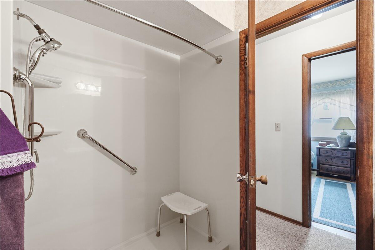 3444 East County Line Road Oak Creek, WI 53154 - Photo 28 of 59 Bathroom