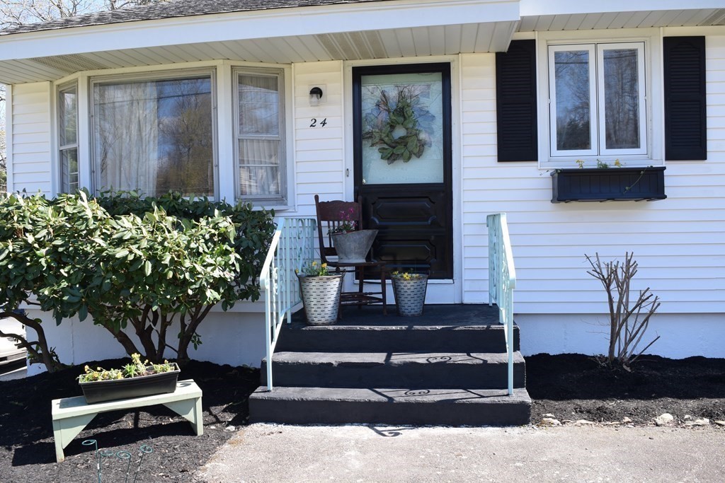 24 Inwood Road Rutland, MA 01543 - Photo 3 of 33