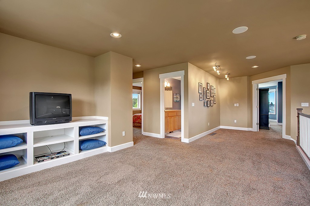 753 Smith Road Camano Island, WA 98282 - Photo 20 of 25 Gallery Image 20
