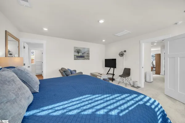 $300,000 | 860 Pleasant Falls Drive, Moore, SC 29369