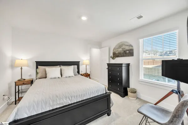 $300,000 | 860 Pleasant Falls Drive, Moore, SC 29369