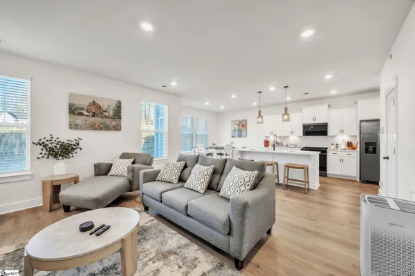 $300,000 | 860 Pleasant Falls Drive, Moore, SC 29369