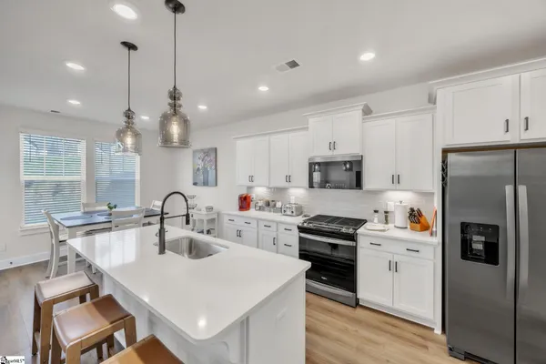 $300,000 | 860 Pleasant Falls Drive, Moore, SC 29369