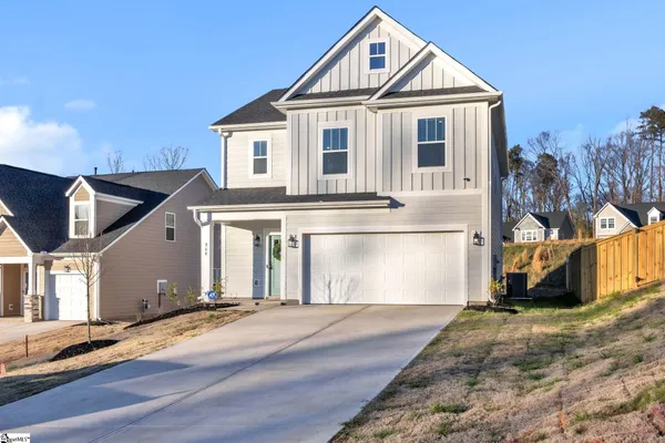 $300,000 | 860 Pleasant Falls Drive, Moore, SC 29369