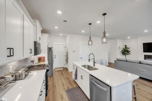 $300,000 | 860 Pleasant Falls Drive, Moore, SC 29369