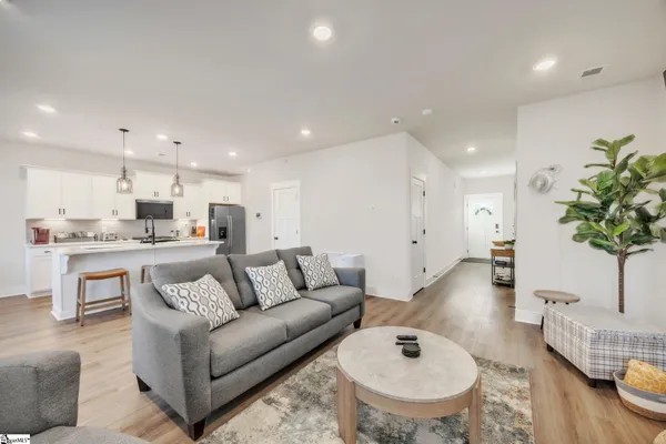 $300,000 | 860 Pleasant Falls Drive, Moore, SC 29369