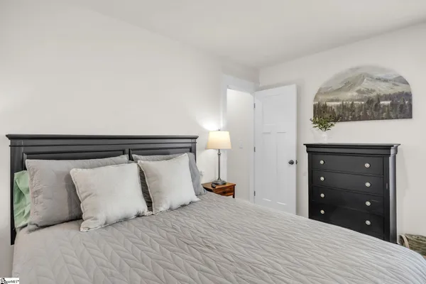 $300,000 | 860 Pleasant Falls Drive, Moore, SC 29369