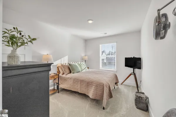 $300,000 | 860 Pleasant Falls Drive, Moore, SC 29369