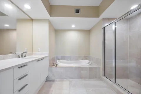 $449,000 | 14951 Royal Oaks Lane, Unit 1506, North Miami, FL 33181