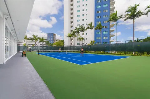 $449,000 | 14951 Royal Oaks Lane, Unit 1506, North Miami, FL 33181