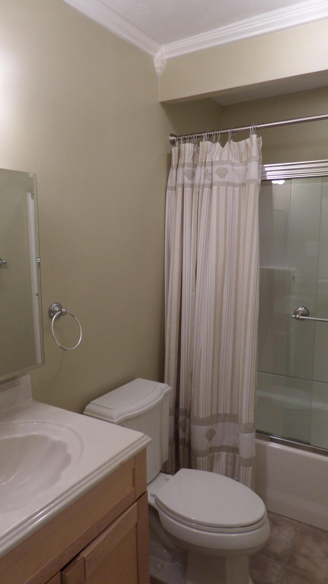 107 Colgate Road Oak Ridge, TN 37830 - Photo 21 of 32 Guest Bathroom