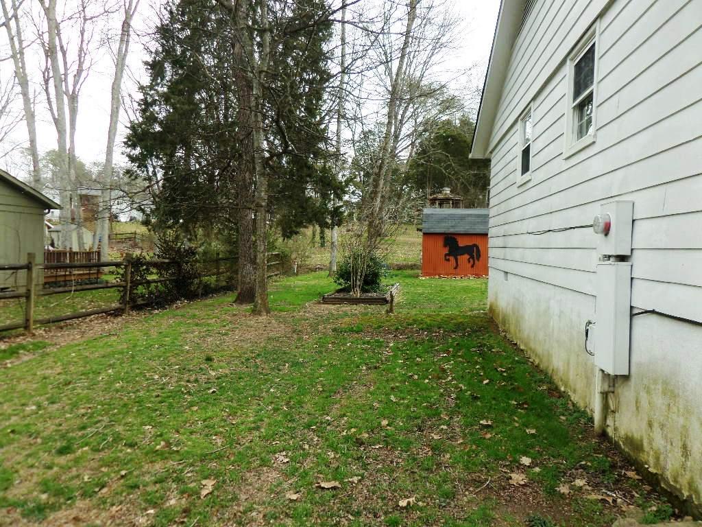 107 Colgate Road Oak Ridge, TN 37830 - Photo 26 of 32 Side yard 2