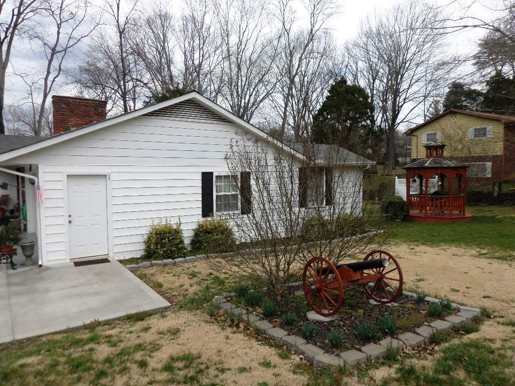 107 Colgate Road Oak Ridge, TN 37830 - Photo 28 of 32 side yard
