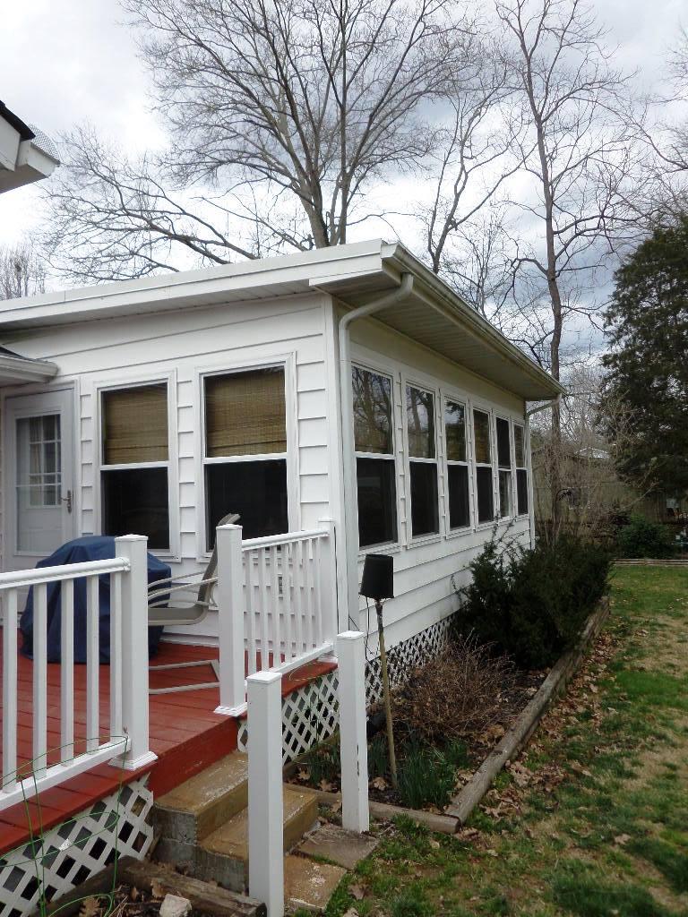 107 Colgate Road Oak Ridge, TN 37830 - Photo 30 of 32 Sunroom from outside