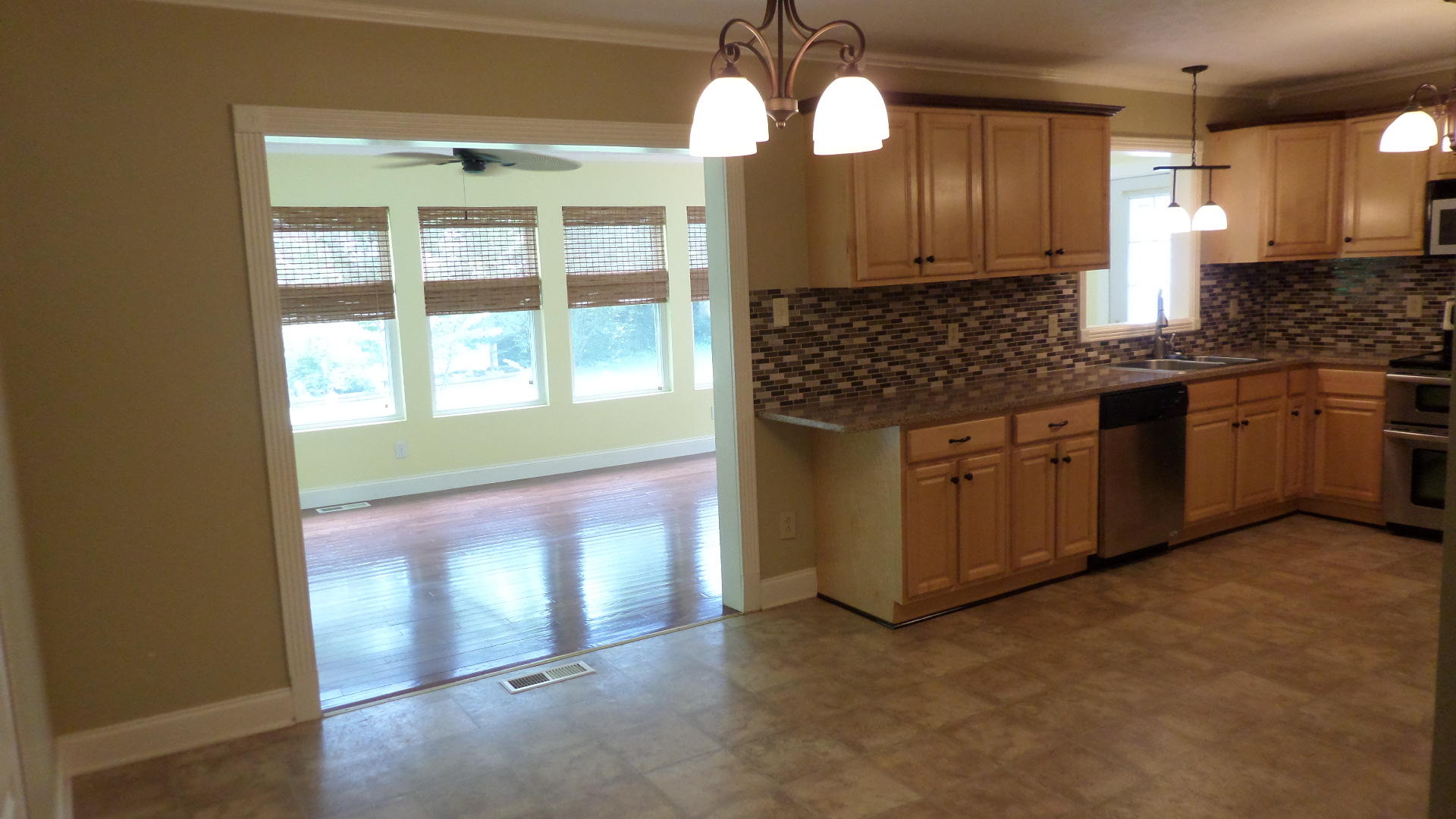 107 Colgate Road Oak Ridge, TN 37830 - Photo 6 of 32 Dining area