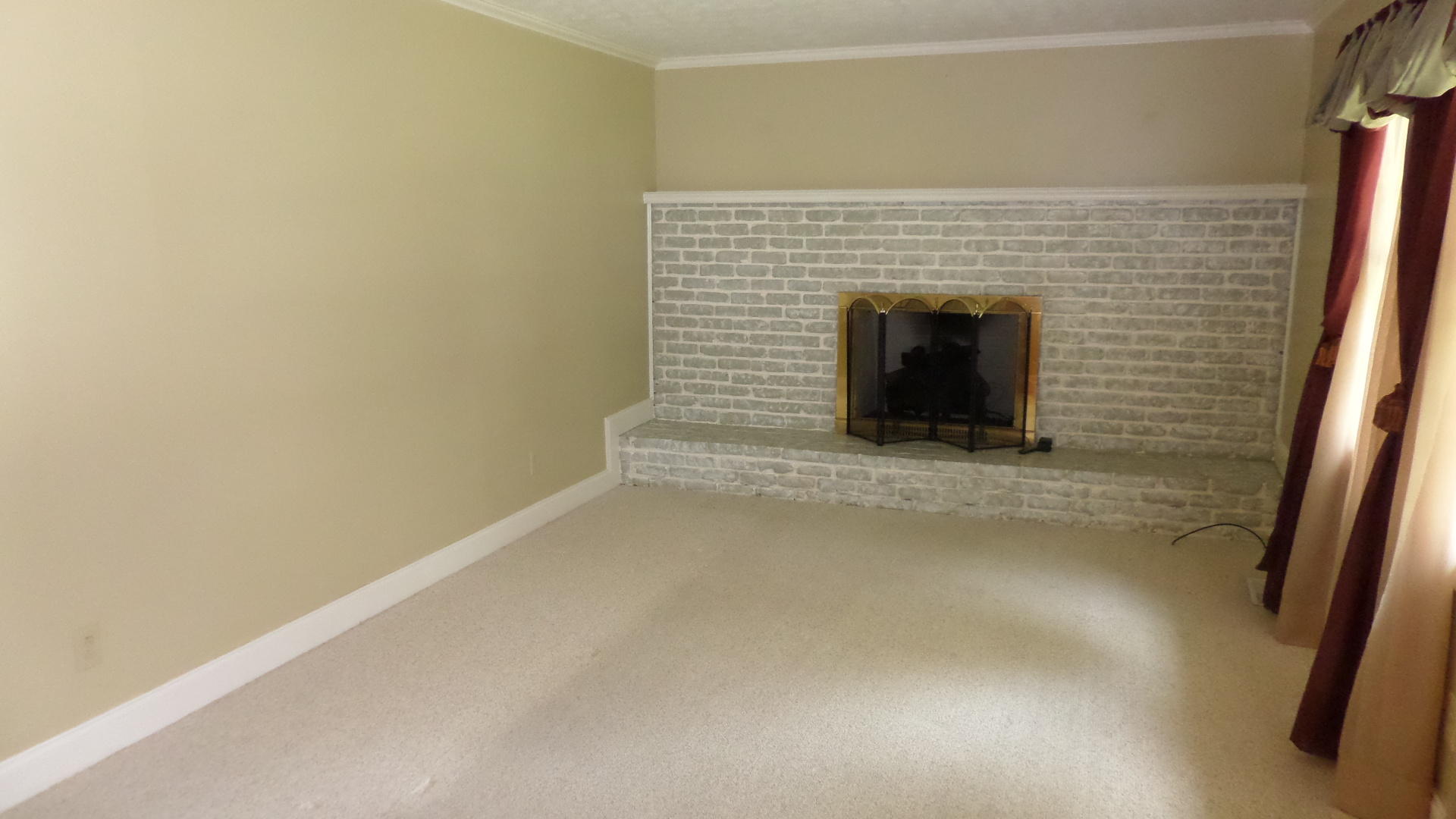 107 Colgate Road Oak Ridge, TN 37830 - Photo 8 of 32 Living room