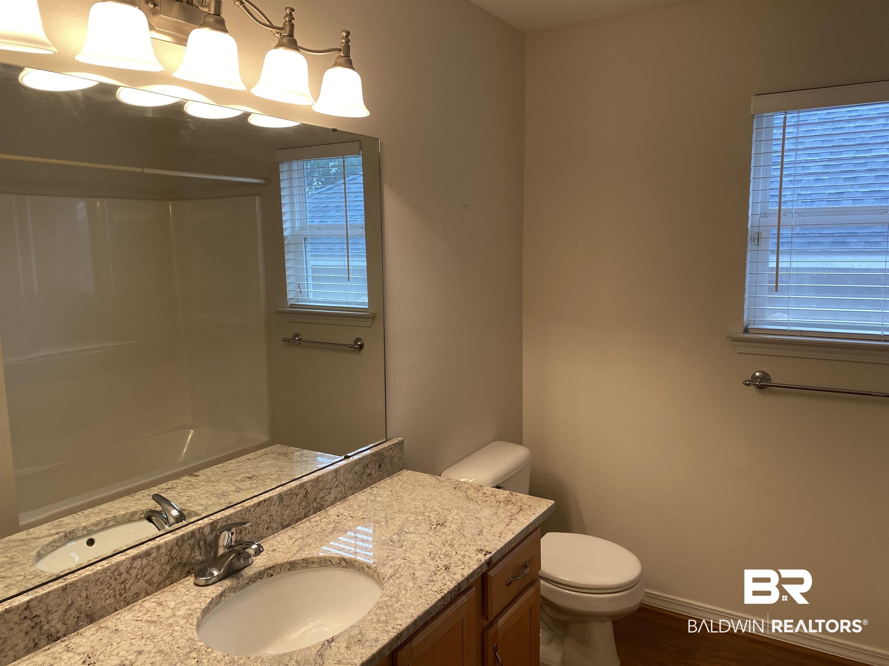 7742 Avery Lane Daphne, AL 36526 - Photo 10 of 41 2nd Bath