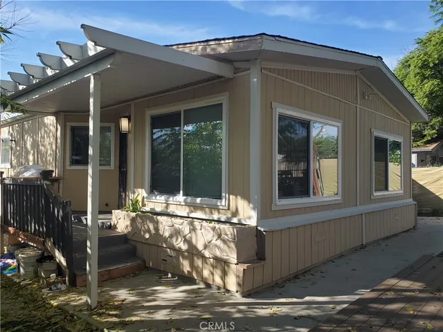 $2,300 | 32531 Crescent Avenue, Lake Elsinore, CA 92530