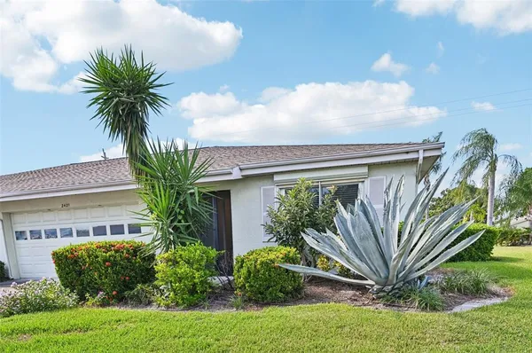 $174,900 | 2421 Lancaster Drive, Sun City Center, FL 33573