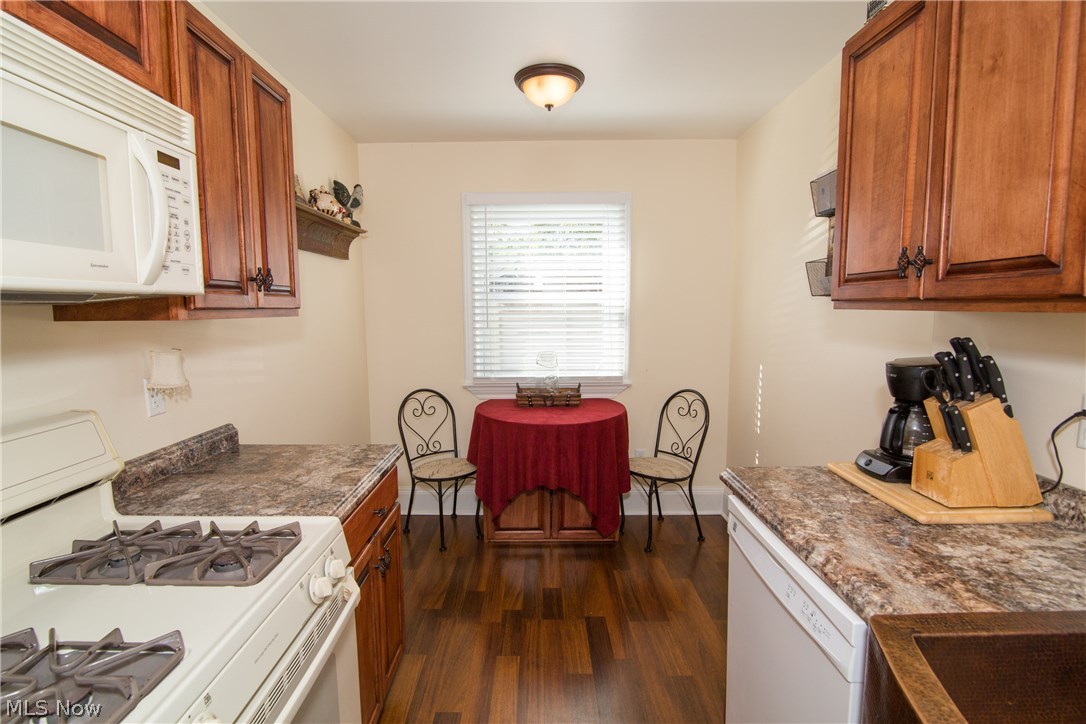 7003 Snow Road Parma, OH 44129 - Photo 11 of 28