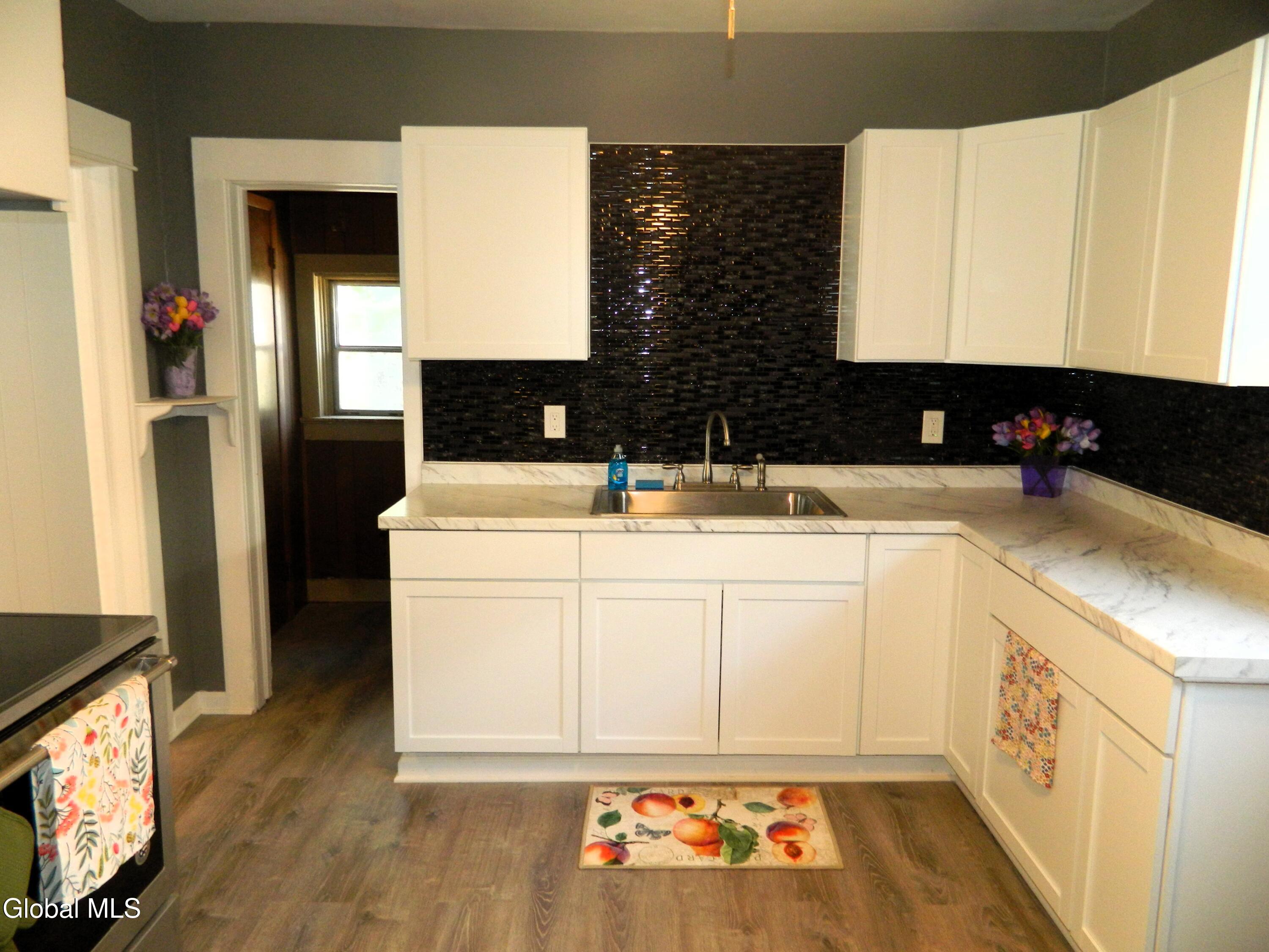 1355 Dewitt Street Schenectady, NY 12303 - Photo 29 of 88 3
