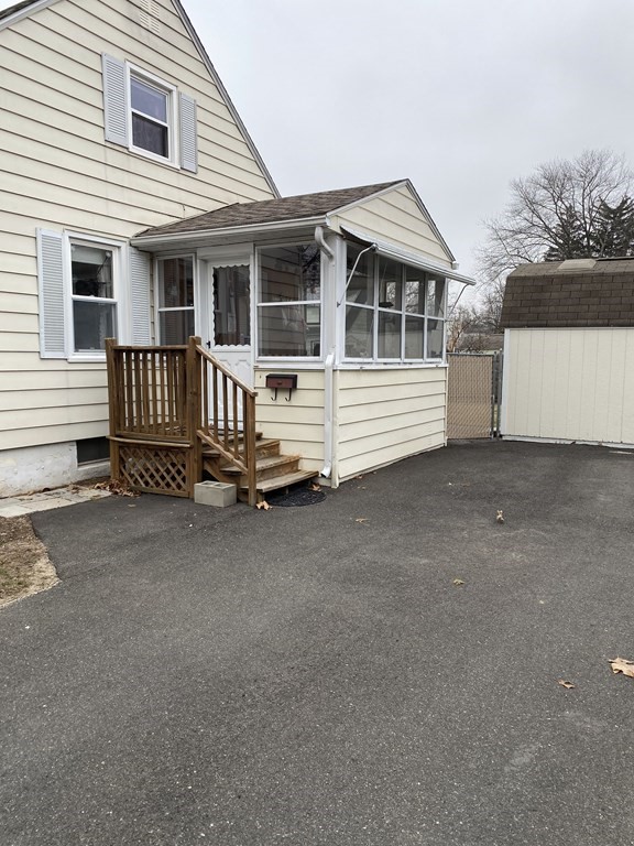 117 Leitch Street Springfield, MA 01109 - Photo 3 of 33 Gallery Image 3
