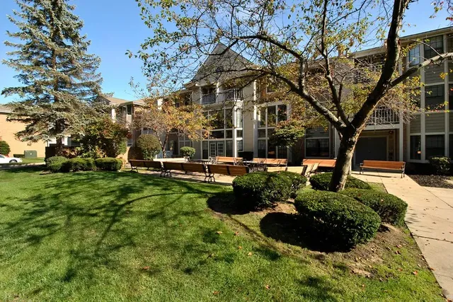 $1,404 | 3900 Aspen Drive, Port Huron, MI 48060