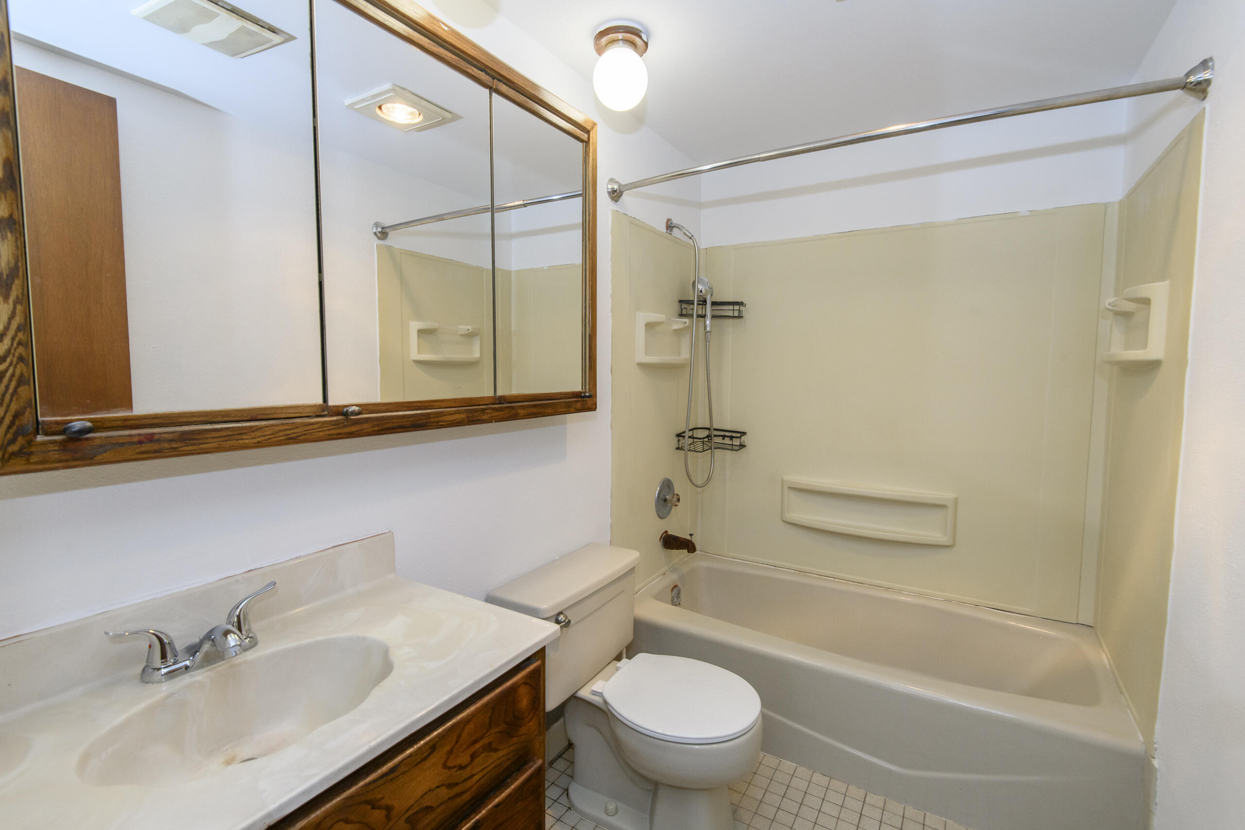 7501 East Wind Lake Road Norway, WI 53185 - Photo 15 of 30 Full bath