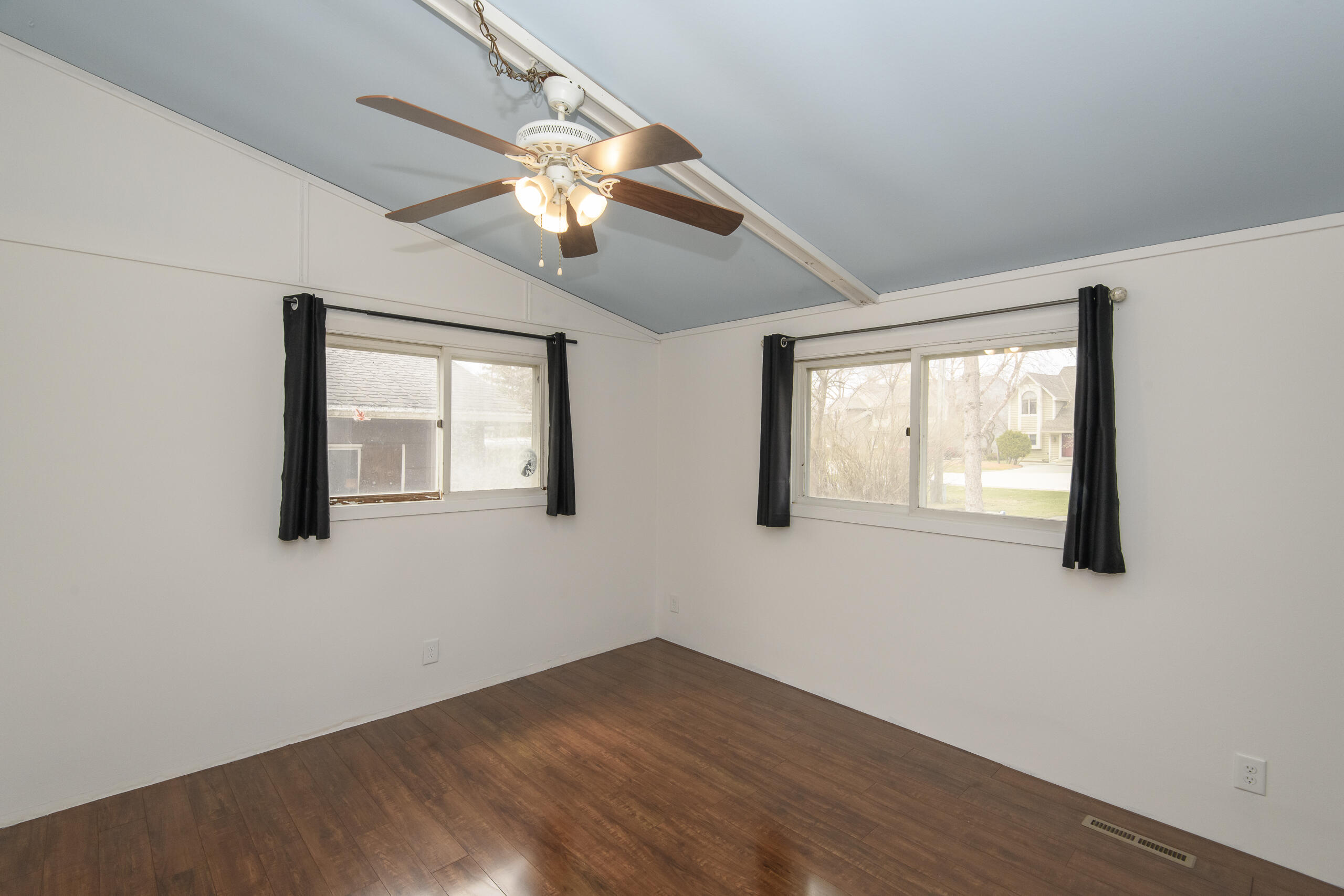 7501 East Wind Lake Road Norway, WI 53185 - Photo 16 of 30 2nd bedroom
