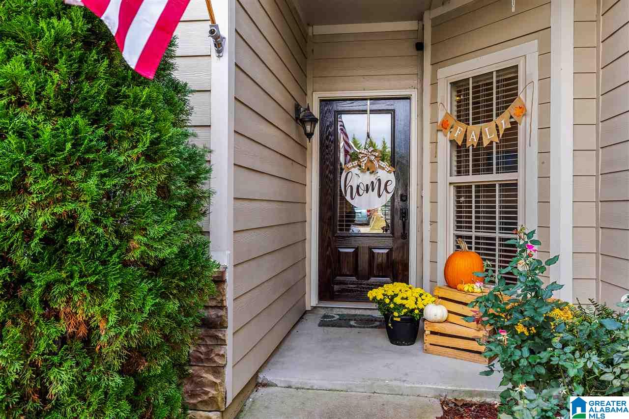129 Robin Street Calera, AL 35040 - Photo 2 of 26