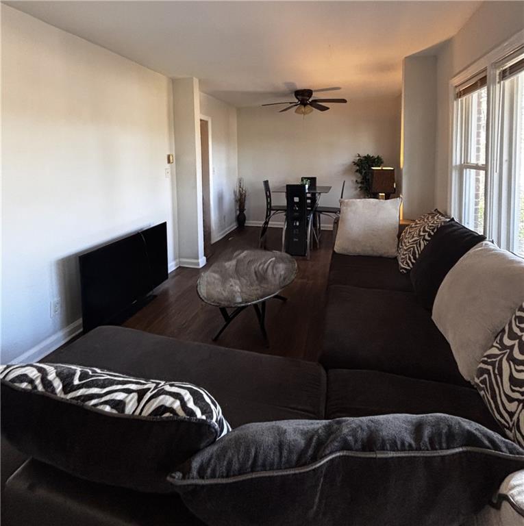 269 Florida Avenue Southwest Atlanta, GA 30310 - Photo 4 of 11 a living room with furniture