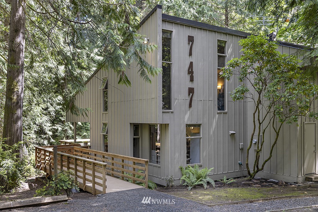 747 East Promontory Road Shelton, WA 98584 - Photo 1 of 25 Gallery Image 1
