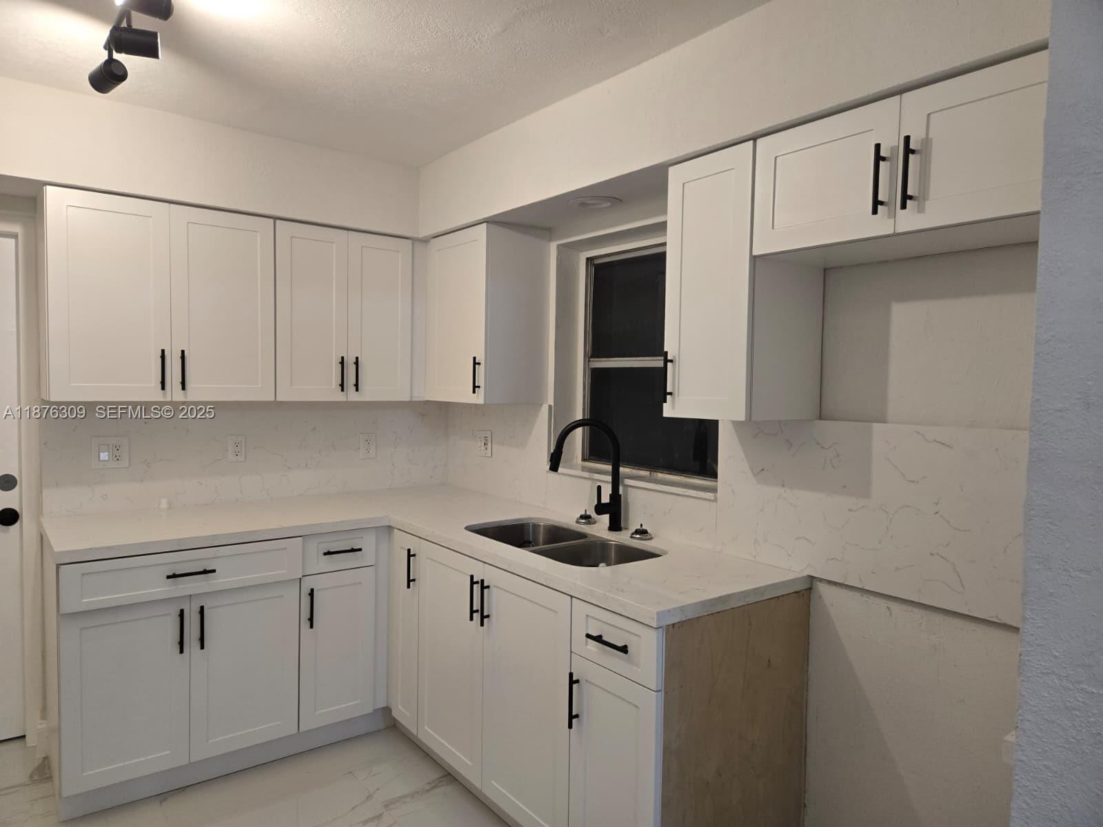 6400 Meade Street Hollywood, FL 33024 - Photo 12 of 15