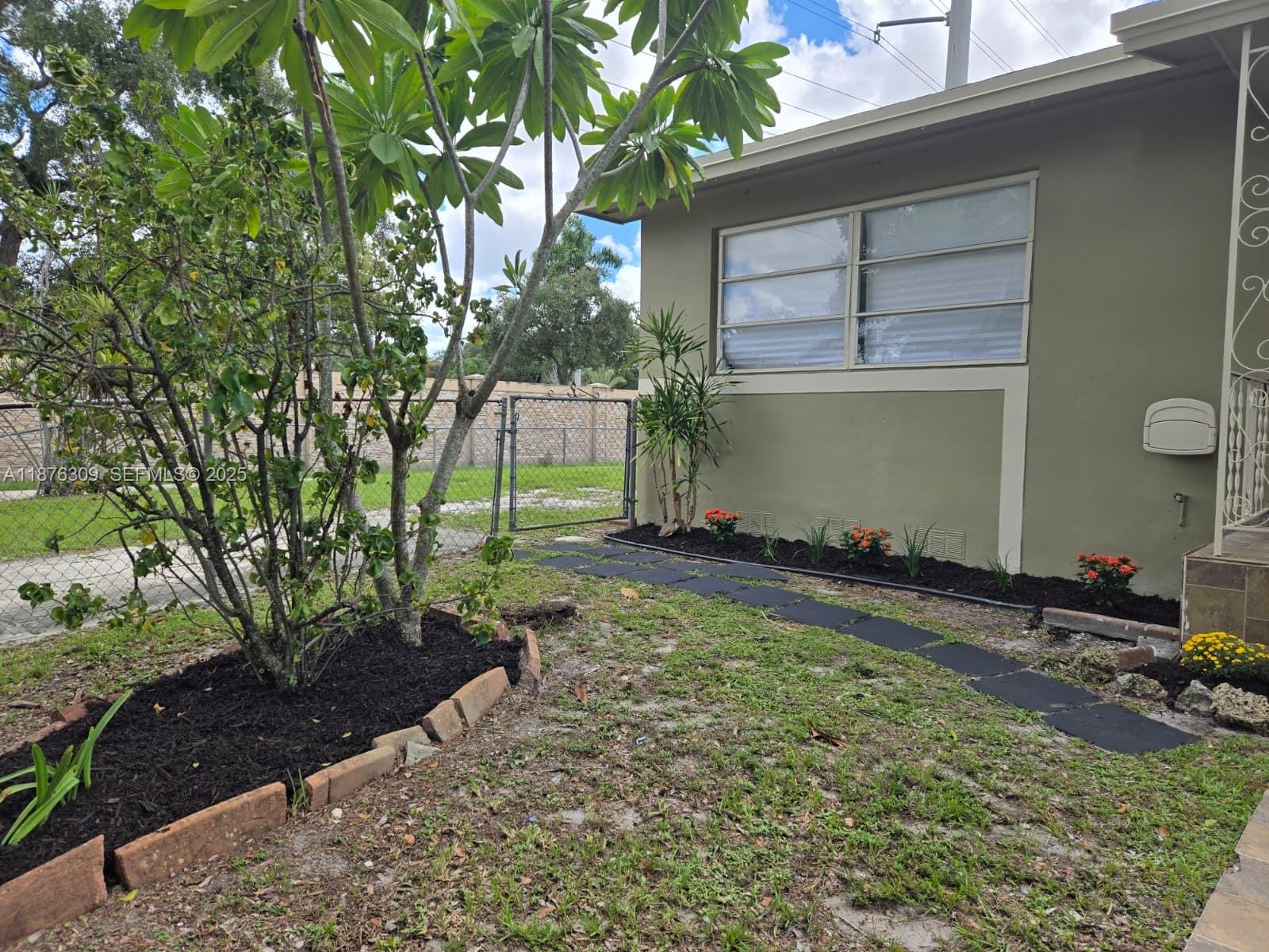 6400 Meade Street Hollywood, FL 33024 - Photo 3 of 15