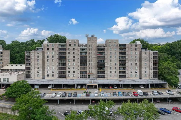 $219,900 | 2120 Greentree Road, Unit 408E, Pittsburgh, PA 15220